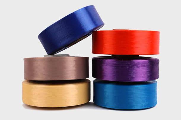 Polyester POY (kısmen yönlendirilmiş iplik), bir tür polyester filament ipliktir
